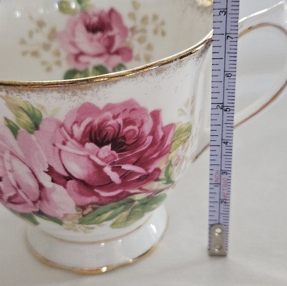 "American Beauty" cup and saucer by Royal Albert. - Picture 11 of 13